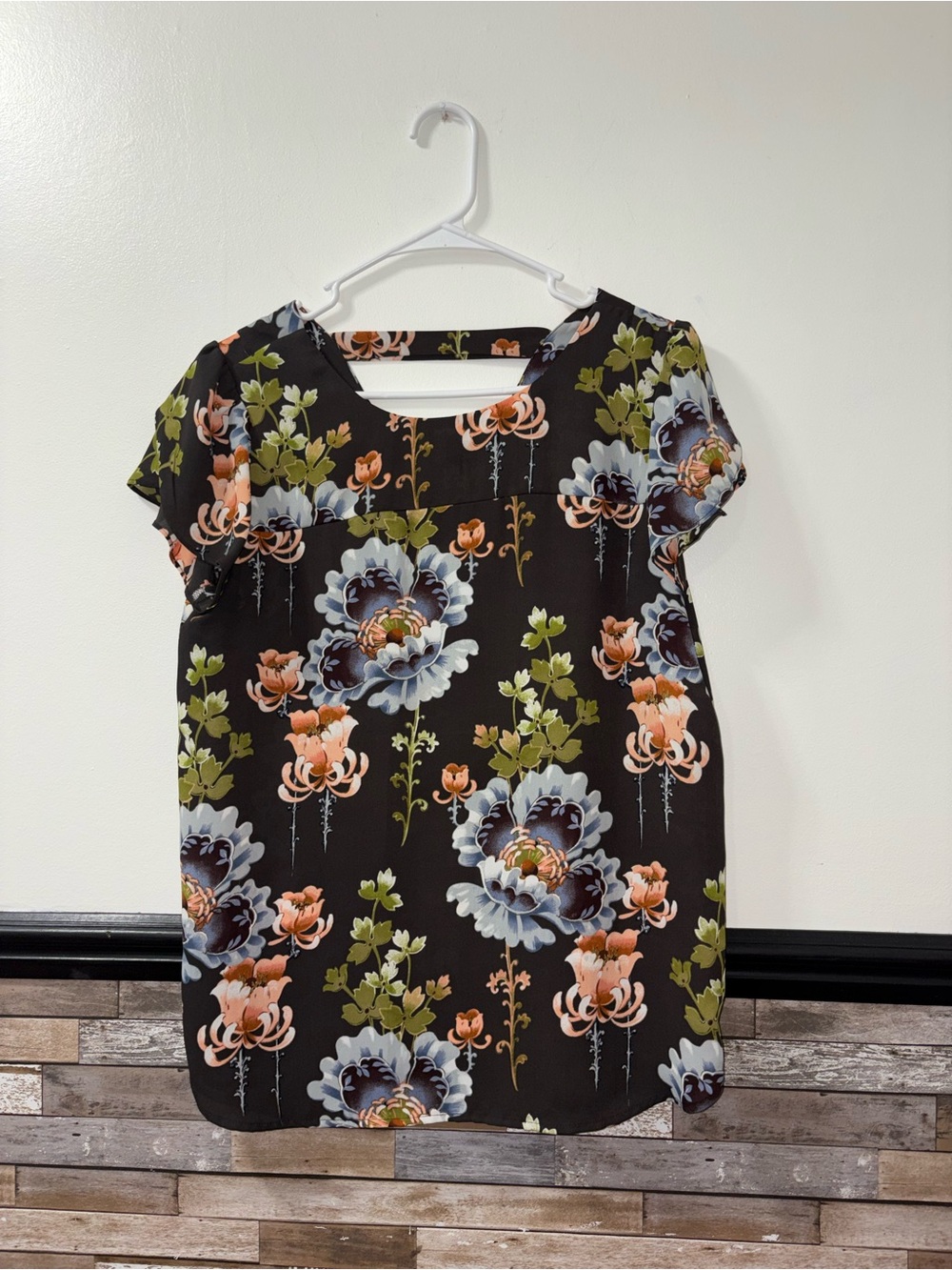 LOFT Black Floral Short-Sleeve Blouse Size Small